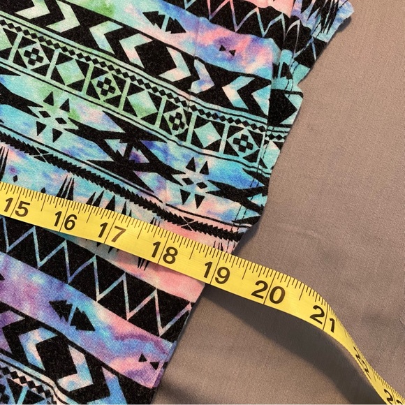 🌈5/$25 BUNDLE! Empyre Aztec print tye dye flowy shirt - Picture 5 of 5
